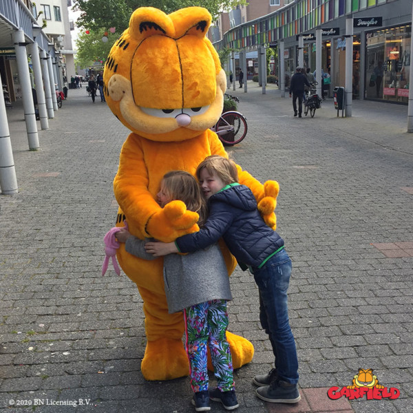 Garfield, Garfield huren, Garfield inhuren, Meet en greet, Meet & Greet, kinderentertainment, tv karakter inhuren, winkelcentrumpromotie, looppop inhuren, bekende kinderfiguren inhuren, boeken kinderentertainment,