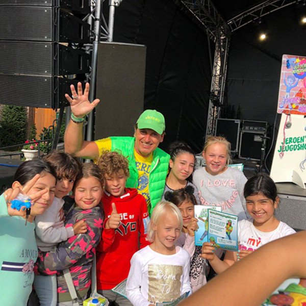 Kindershow, kindershow huren, kindershow inhuren, winkelcentrumpromotie, entertainment voor kinderen, bedrijfsfeest, open dag, festival, Jeroen's Jeugdshow